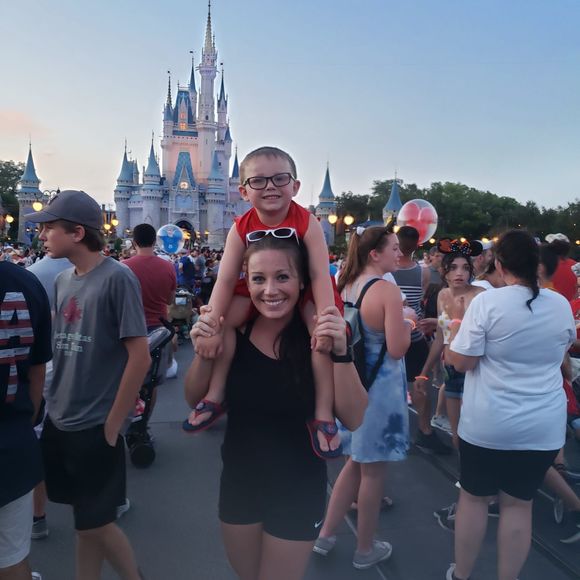 Meet your Posher, Ashton - Picture 1 of 1